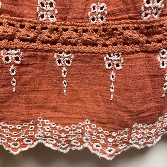 American Eagle Terracotta Large Blouse with White Embroidered Accents - Picture 7 of 8